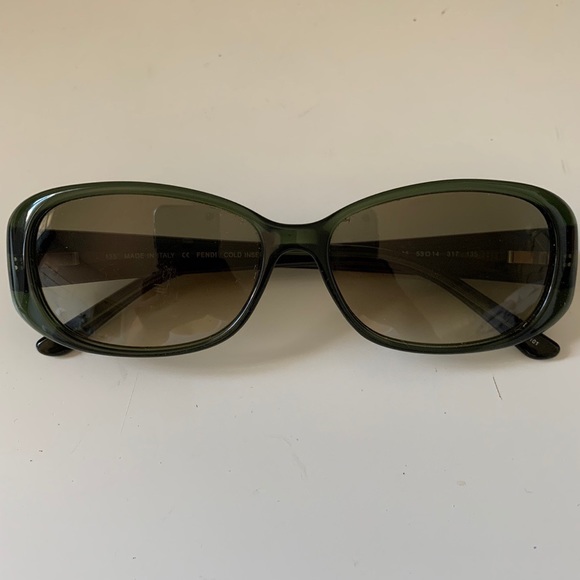FENDI FS5185 GREEN STAR STUDDED SUNGLASSES - Picture 1 of 4